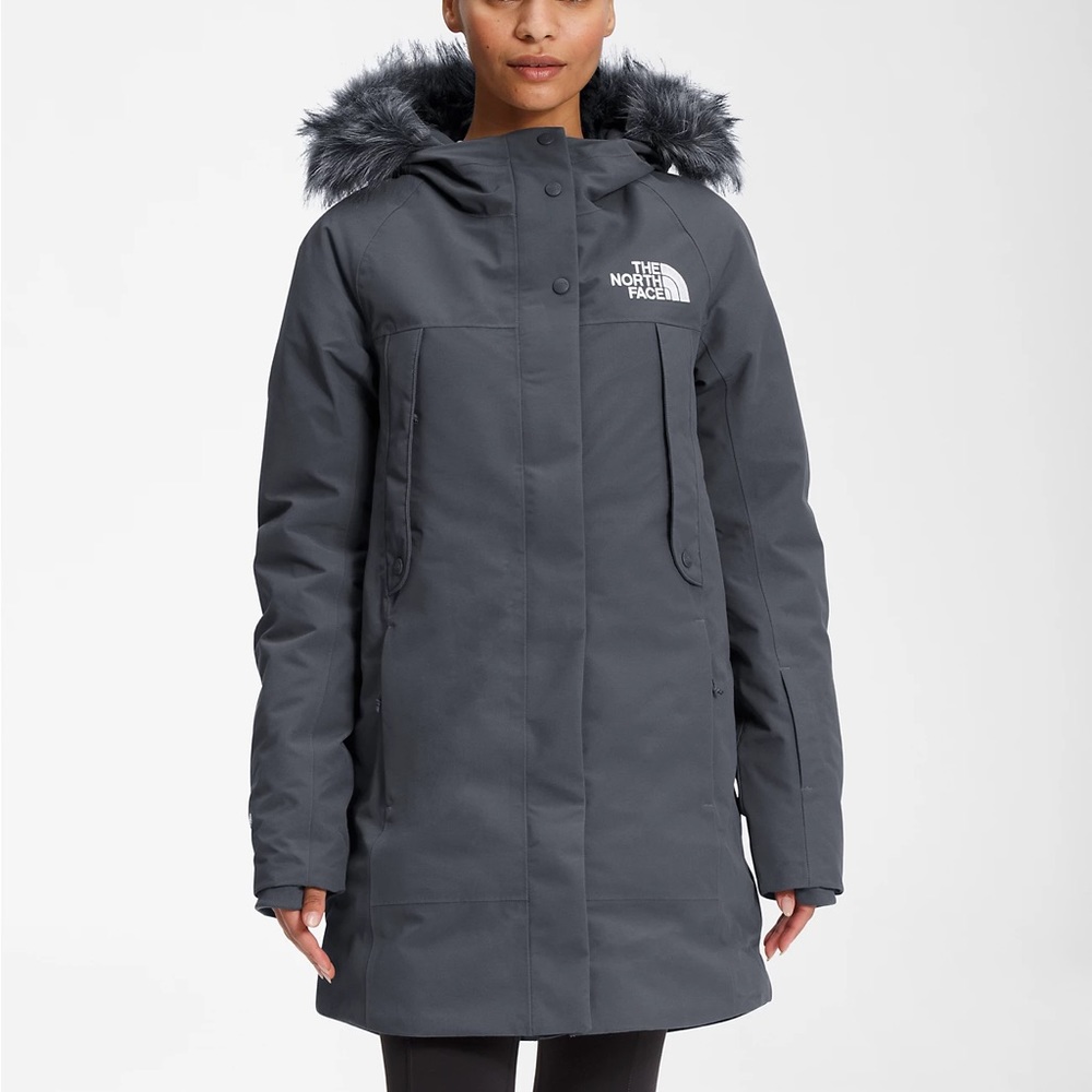 North Face NWT Women’s Outerboroughs Parka
